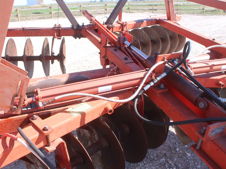 #2049-•-disc-image-17