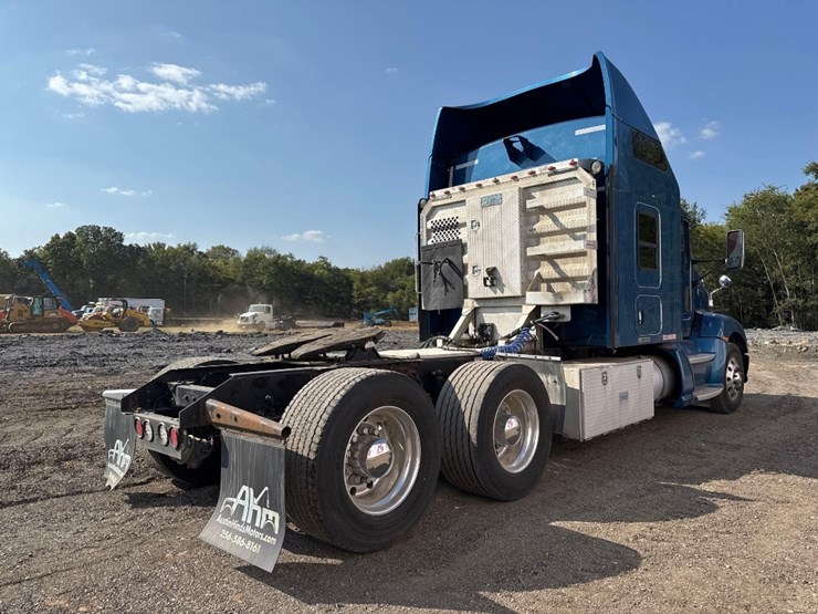 2012-kenworth-t660-image-6