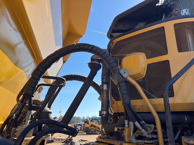 2019-caterpillar-740-gc-image-27