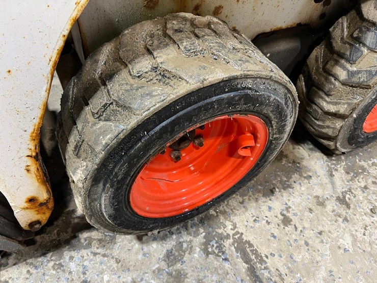 2014-bobcat-s70-image-12