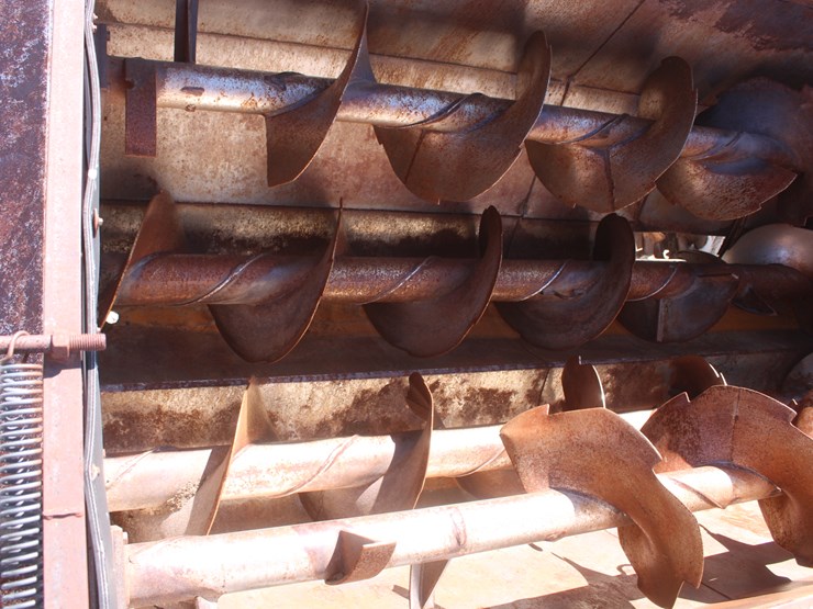 #2044-•-#2044---harsh-303h-feed-mixer-wagon-image-35