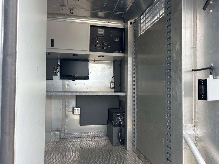 2012-ford-f550-image-24