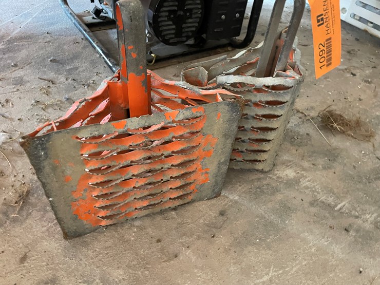 #1092-•-(2)-wheel-chocks-image-2