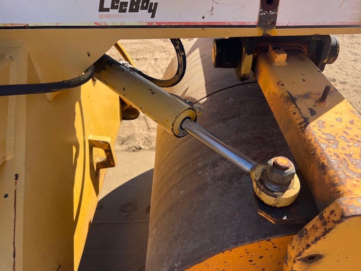 leeboy-400t-image-10