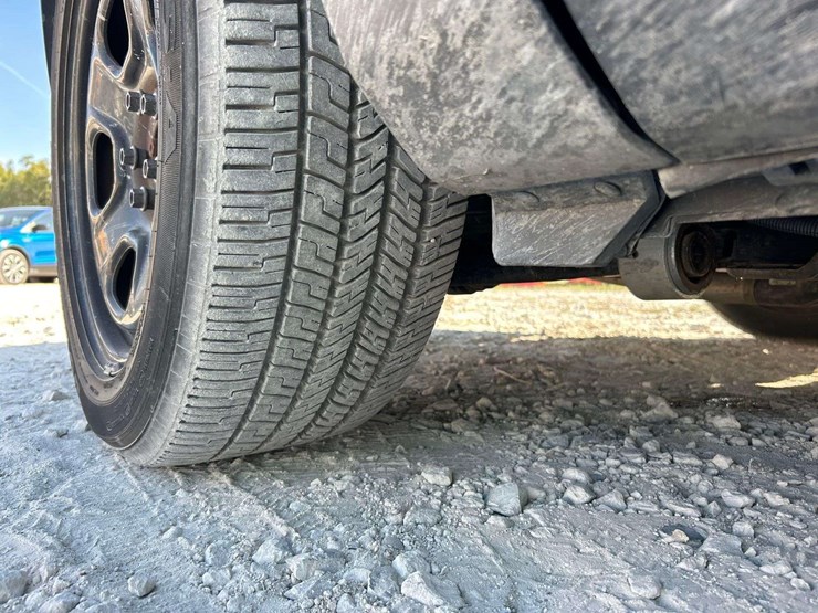 2015-ford-explorer-image-24