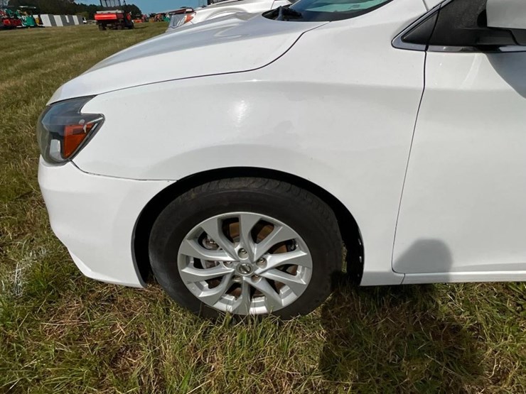 2019-nissan-sentra-(at,-miles-read-124131,-image-4