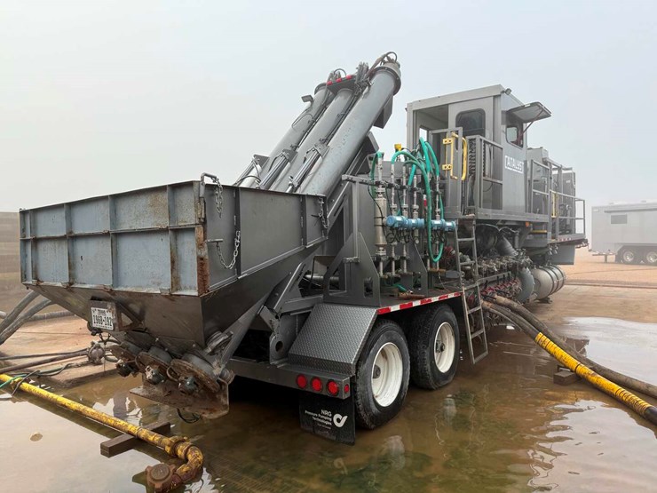 2017-caterpillar-c18-image-1