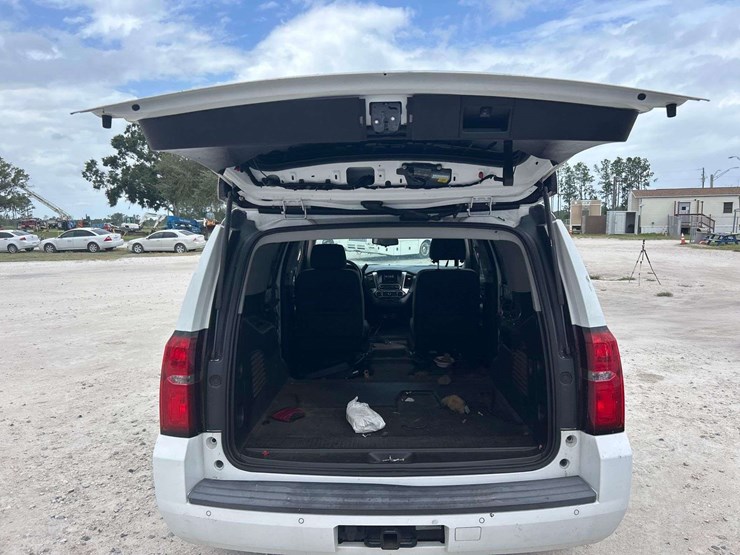 2016-chevrolet-tahoe-image-21