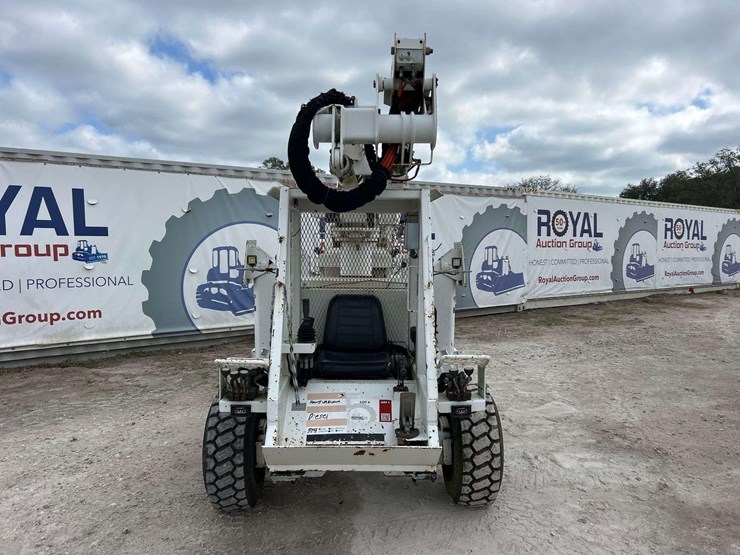 woodchuck-altec-at37g-37ft-insulated-rover-bucket-lift-image-20