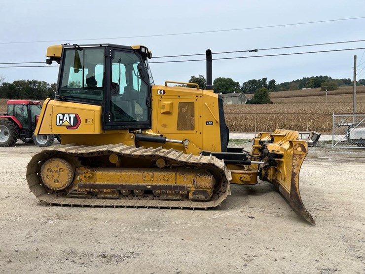2021-caterpillar-d4-image-7