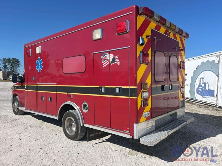 2009-ford-e450-image-4