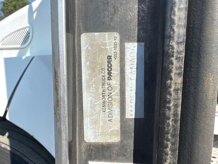 kenworth-rollback-tow-truck-image-25