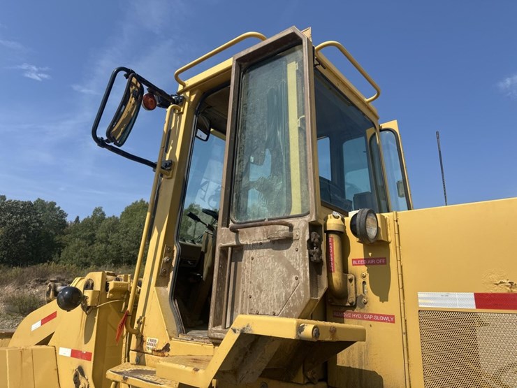 caterpillar-936-image-10