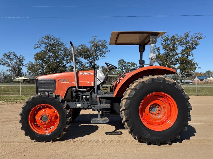 kubota-m955-dual-speed-tractor-image-1