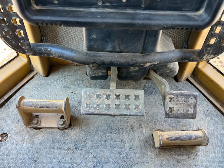 caterpillar-d5n-lgp-image-32