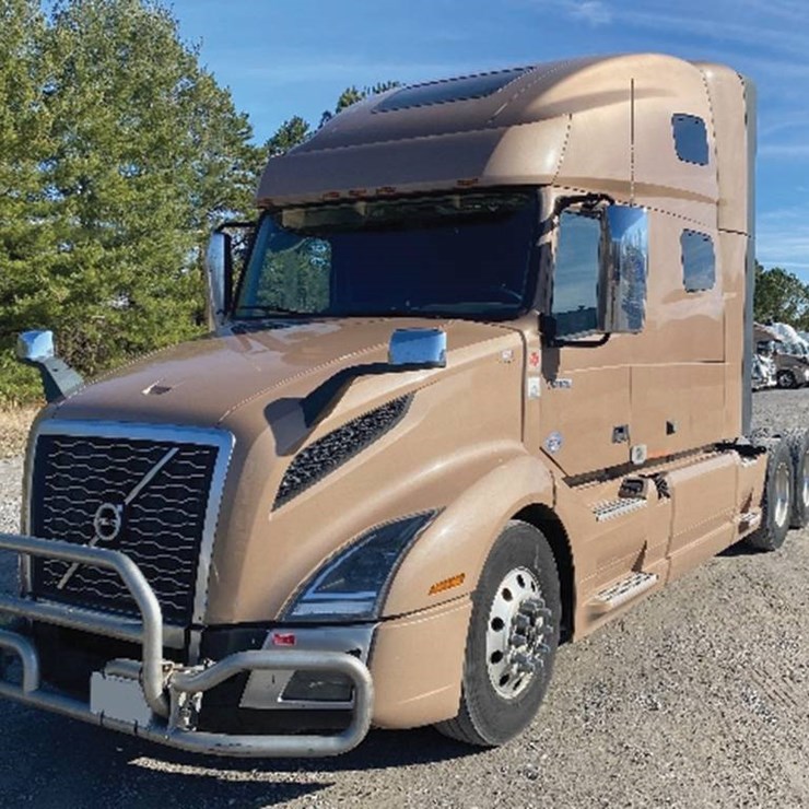2021 VOLVO VNL 760