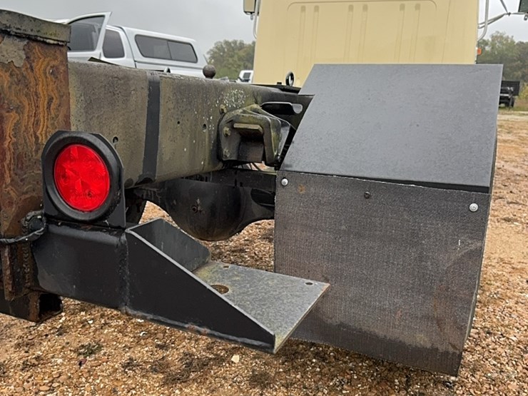 2001-international-4700-image-8