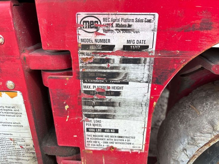 2017-mec-1930se-19ft-scissor-lift-image-5