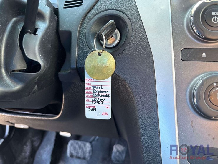 2015-ford-explorer-image-28