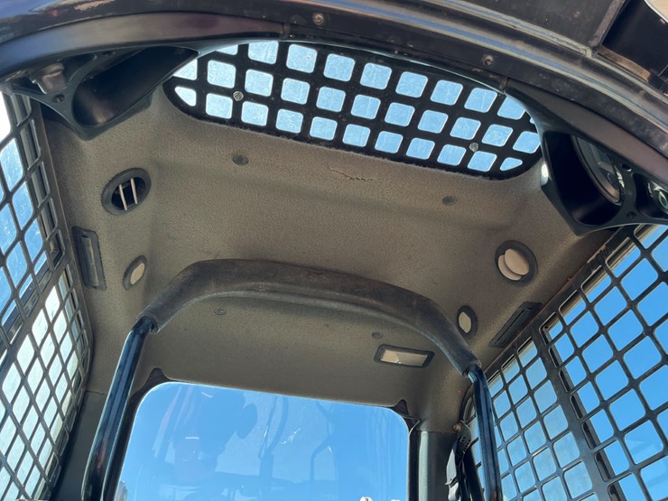 2015-bobcat-t870-image-12