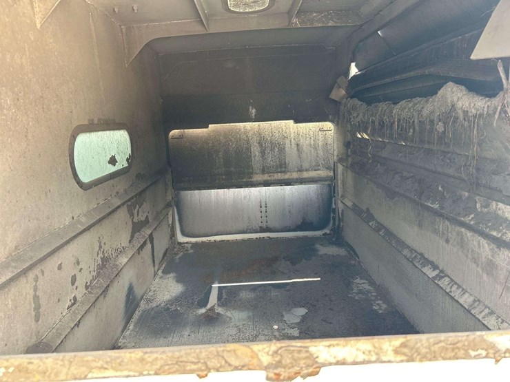 2020-freightliner-m2-106-elgin-eagle-series-4mf-street-sweeper-truck-image-24