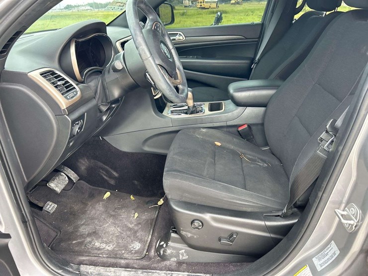 2017-jeep-grand-cherokee-image-12