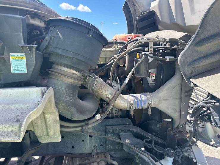 2011-freightliner-m2-112-tri-axle-dump-truck-image-7