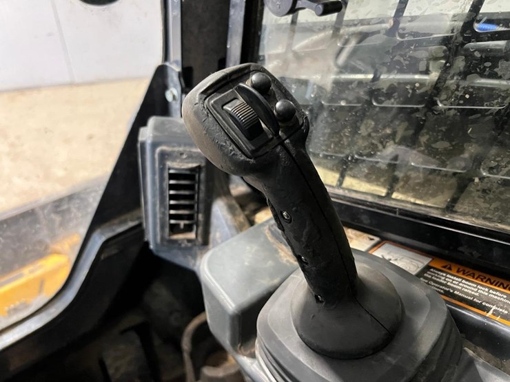 2015-deere-333g-image-27