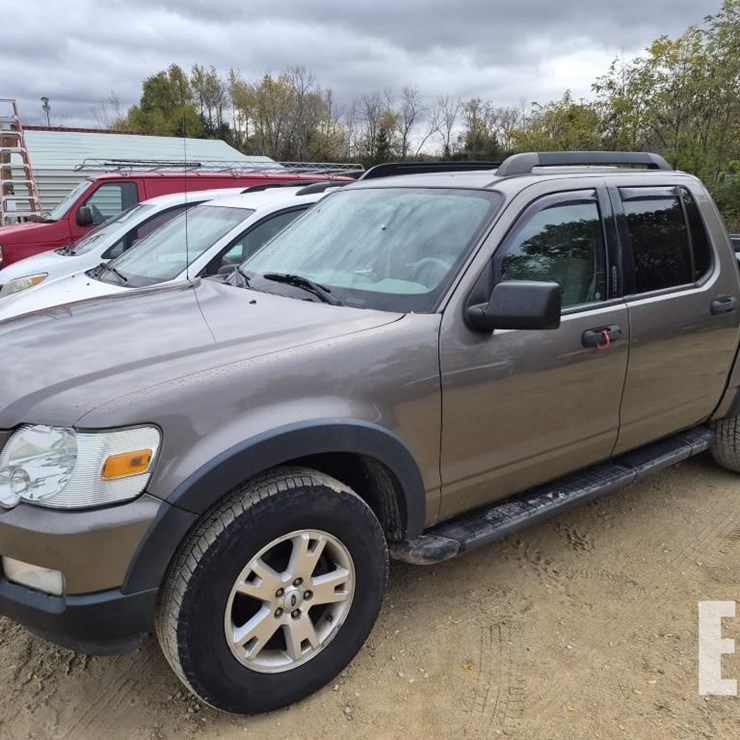 FORD EXPLORER SPORT TRAC