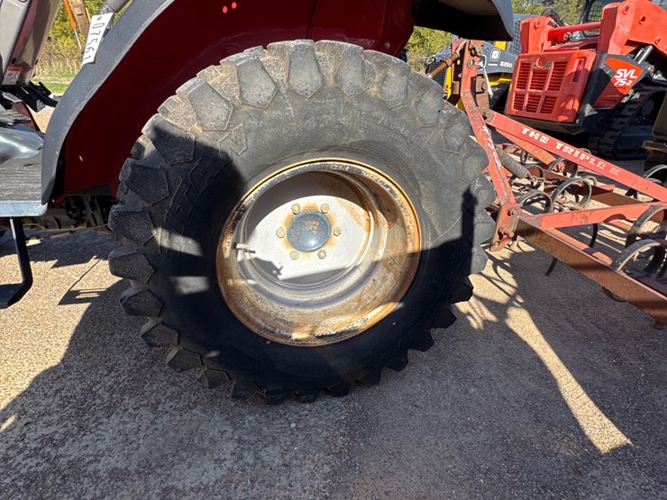 mahindra-2810-image-18