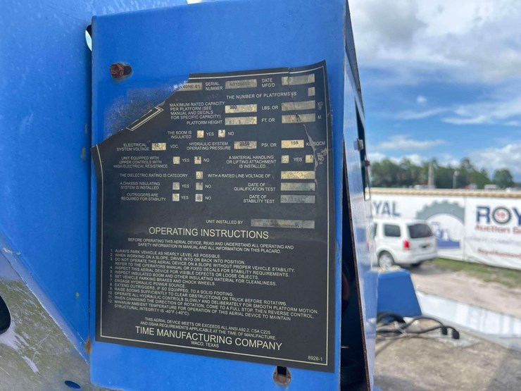 2015-ram-5500-versalift-sst-40ne-40ft-sign-bucket-truck-image-21