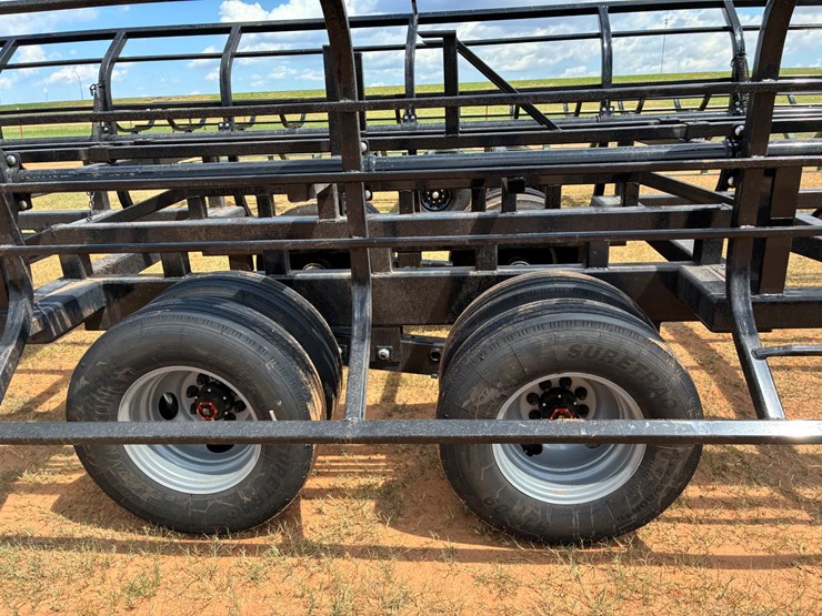 #t8083-•-industrias-america-40f-bale-trailer-image-4