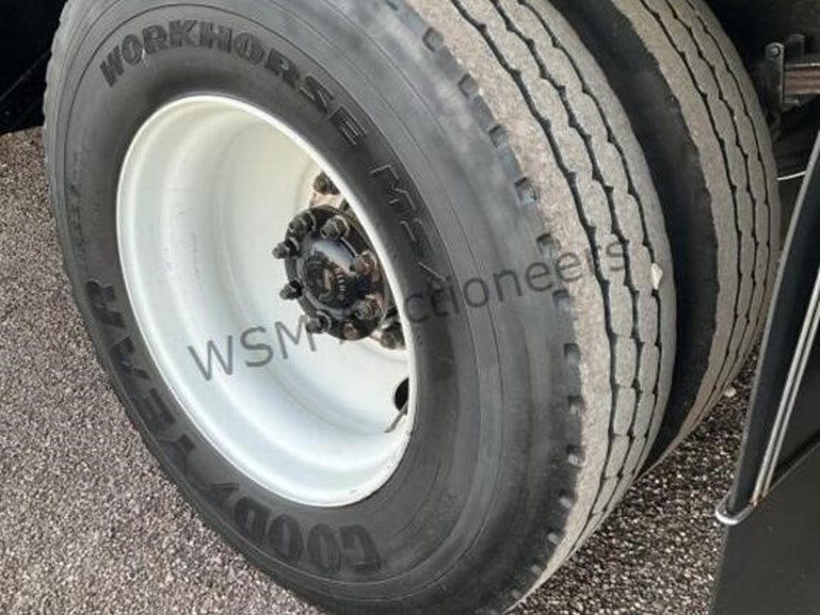 2008-international-7400-image-8