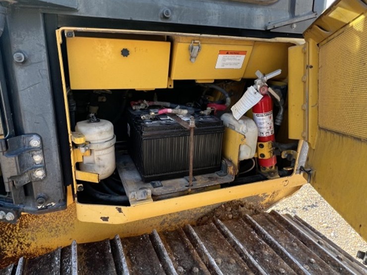 2012-komatsu-d39px-22-image-4