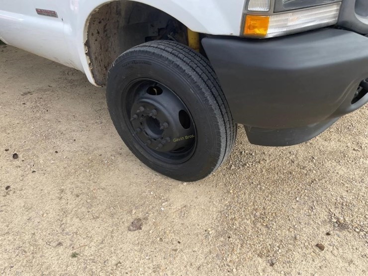 2004-ford-f550-image-5