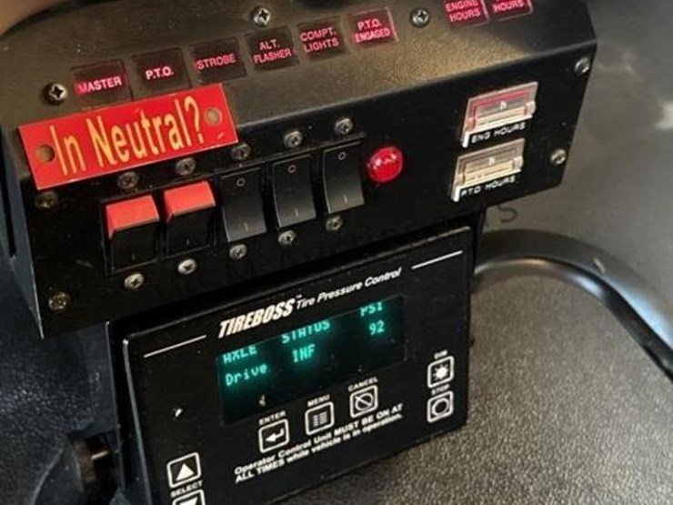 2012-freightliner-m2-106-image-54