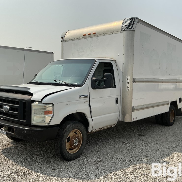 2011 FORD E350