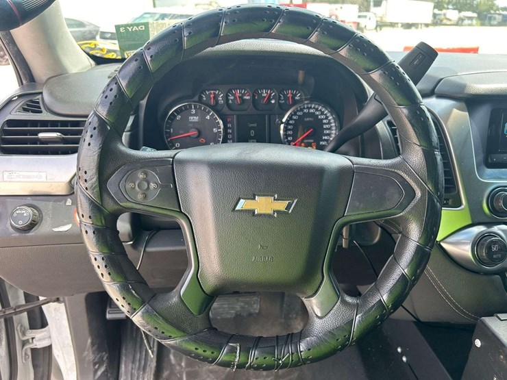 2016-chevrolet-tahoe-image-13