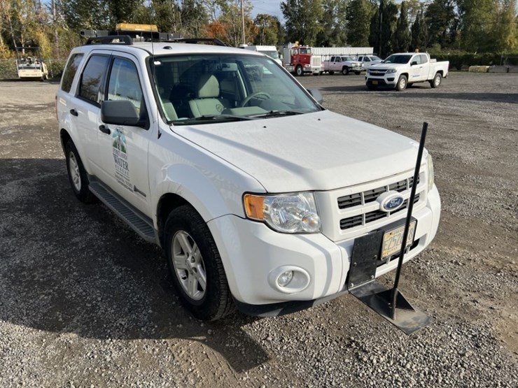 2010-ford-escape-hybrid-image-2