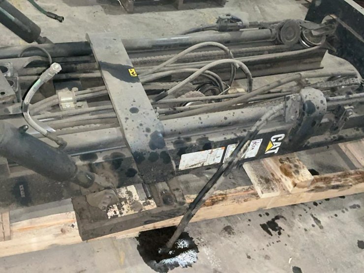 #162-•-cat-forklift-mast-image-13