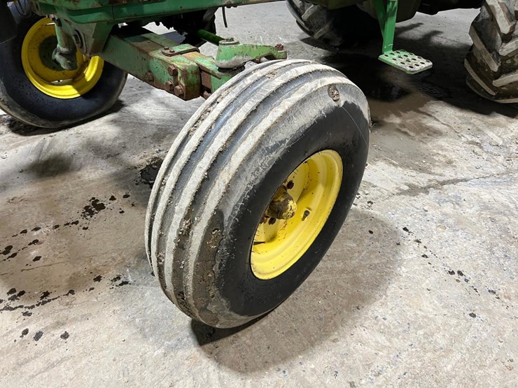 john-deere-4240-image-10