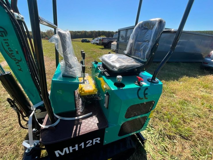 unused-cfg-mh12r-mini-excavator-(bkt,-2-ft-8-in,-image-9