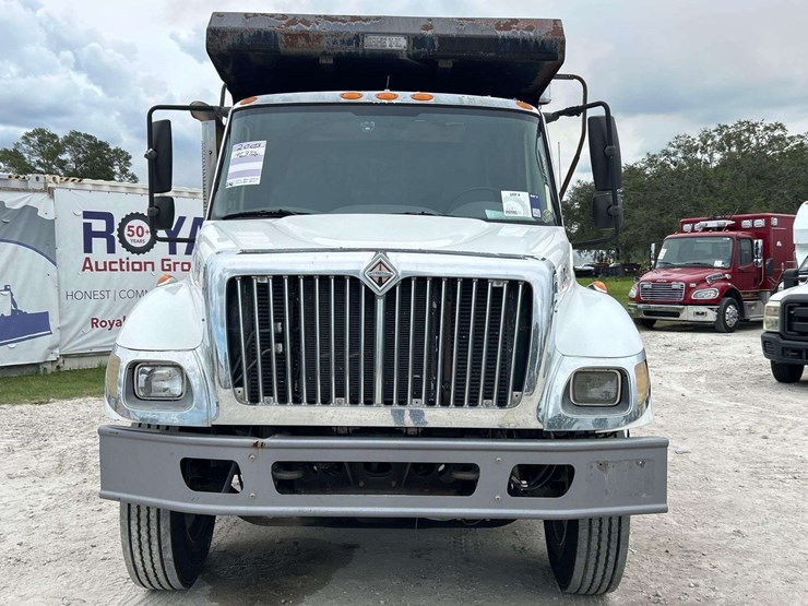 2003-international-7400-image-25