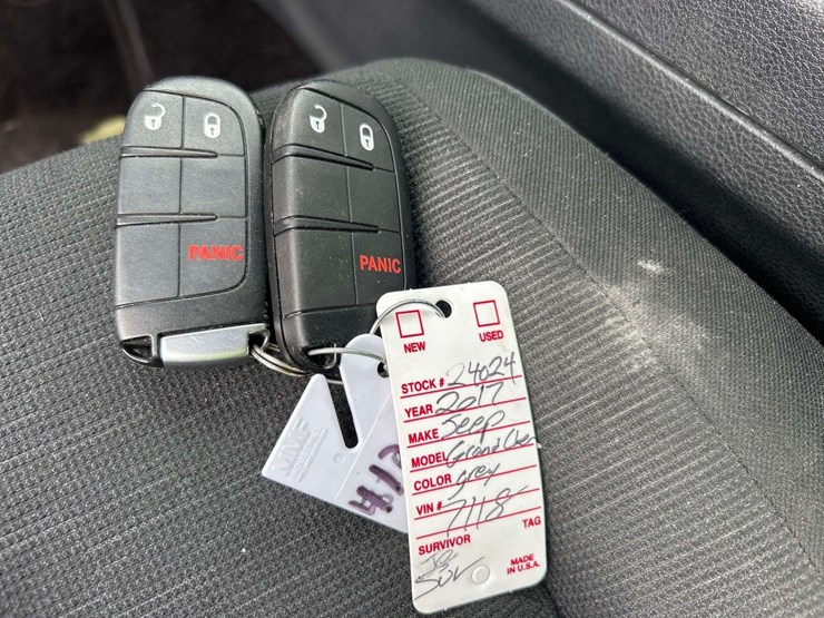 2017-jeep-grand-cherokee-image-26