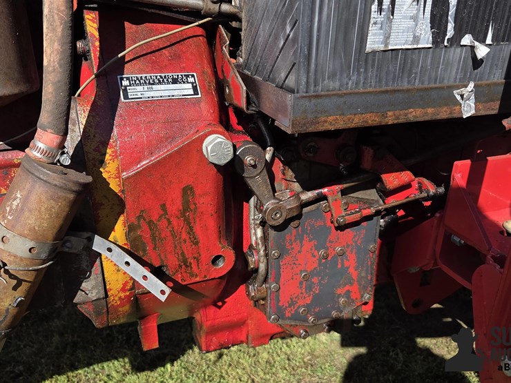 1966-international-806-image-17