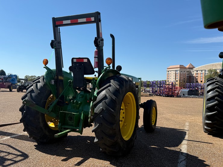 john-deere-2155-image-5