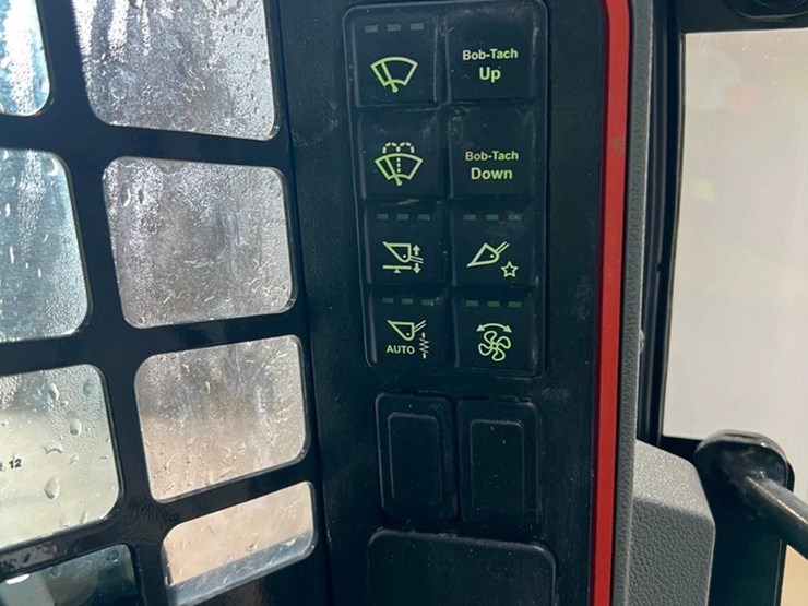 2023-bobcat-t86-image-29