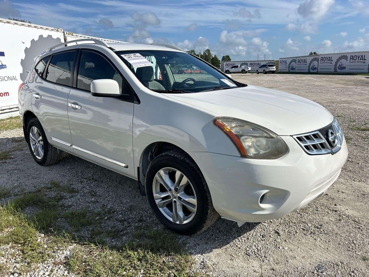 2014-nissan-rogue-image-2