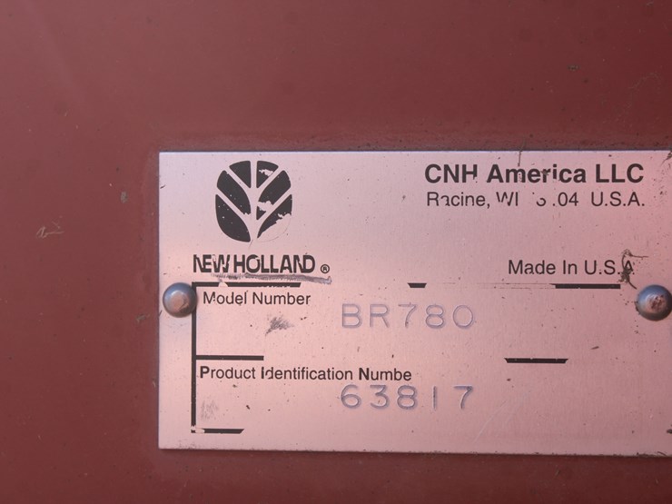 new-holland-br780-image-39