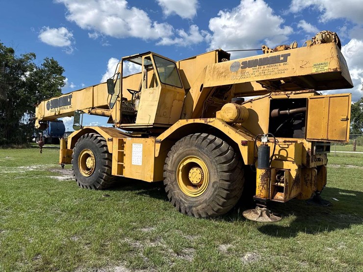 grove-4x4-rough-terrain-hydraulic-crane-image-4